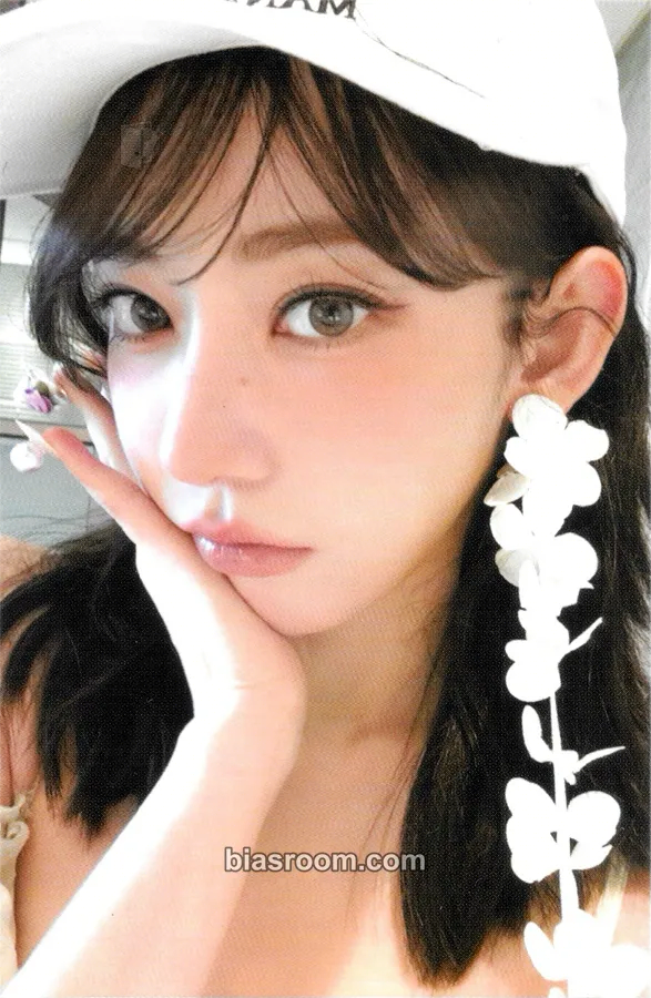Sakura HOT Photocard - LE SSERAFIM - LE SSERAFIM K-pop photocard