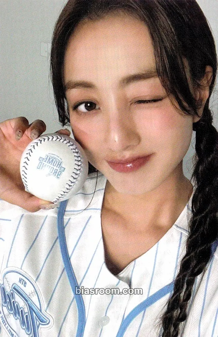 Jihyo HOME 9ROUND (9th Anniversary) Photocard - TWICE - TWICE K-pop photocard