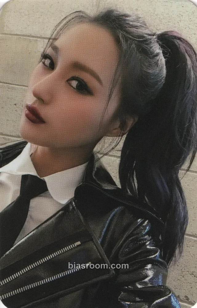 Dreamcatcher - Siyeon - Raid of Dream Album pre-order benefit (pob) mymusictaste (mmt)