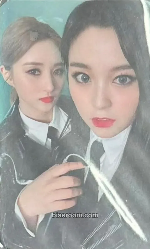 Dreamcatcher - JiU & Siyeon - Raid of Dream Album broadcast gift