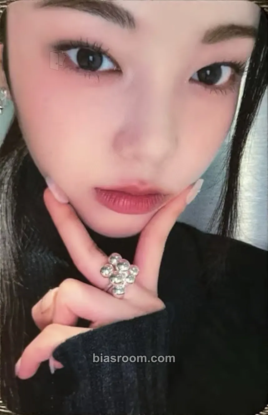 Ian The Chase Photocard - Hearts2Hearts - Hearts2Hearts K-pop photocard