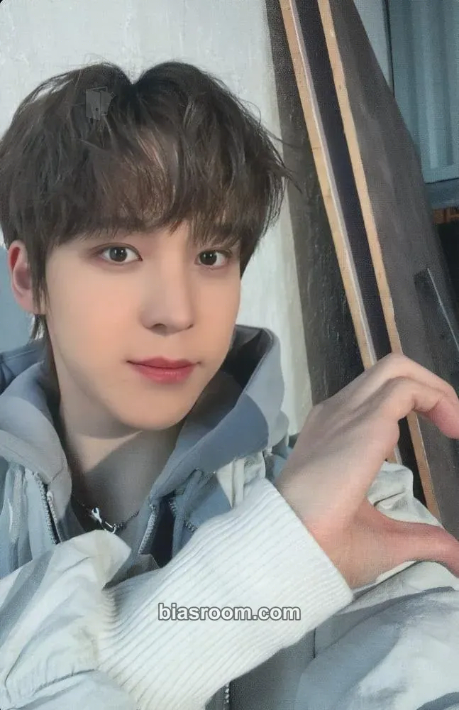 Yunho NOT OKAY Photocard - ATEEZ - ATEEZ K-pop photocard