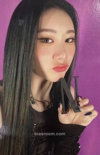 Chaeryeong Ringo Photocard - ITZY - ITZY K-pop photocard