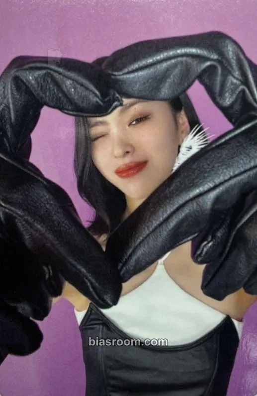 Ryujin Ringo Photocard - ITZY - ITZY K-pop photocard