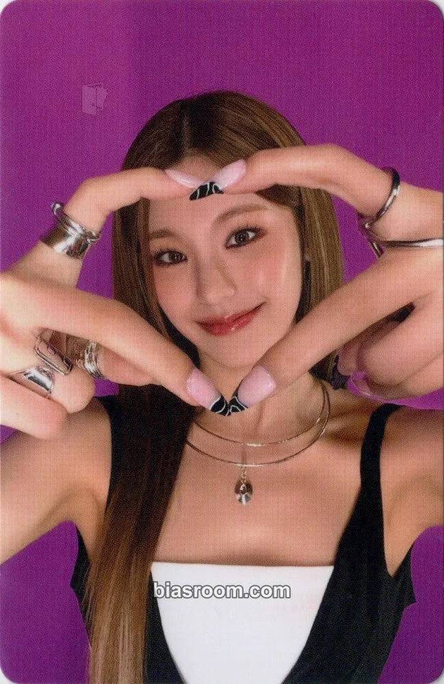Yeji Ringo Photocard - ITZY - ITZY K-pop photocard