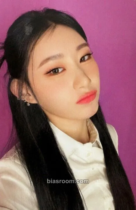 Chaeryeong Ringo Photocard - ITZY - ITZY K-pop photocard