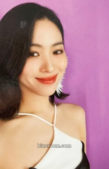 Ryujin Ringo Photocard - ITZY - ITZY K-pop photocard