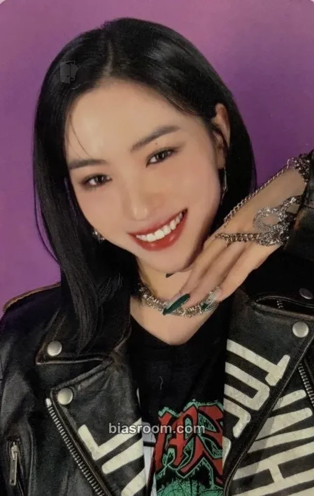 ITZY - Ryujin - Ringo Album tower records lucky draw round 1 japanese album