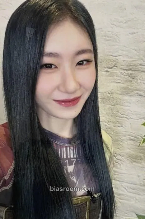Chaeryeong Ringo Photocard - ITZY - ITZY K-pop photocard