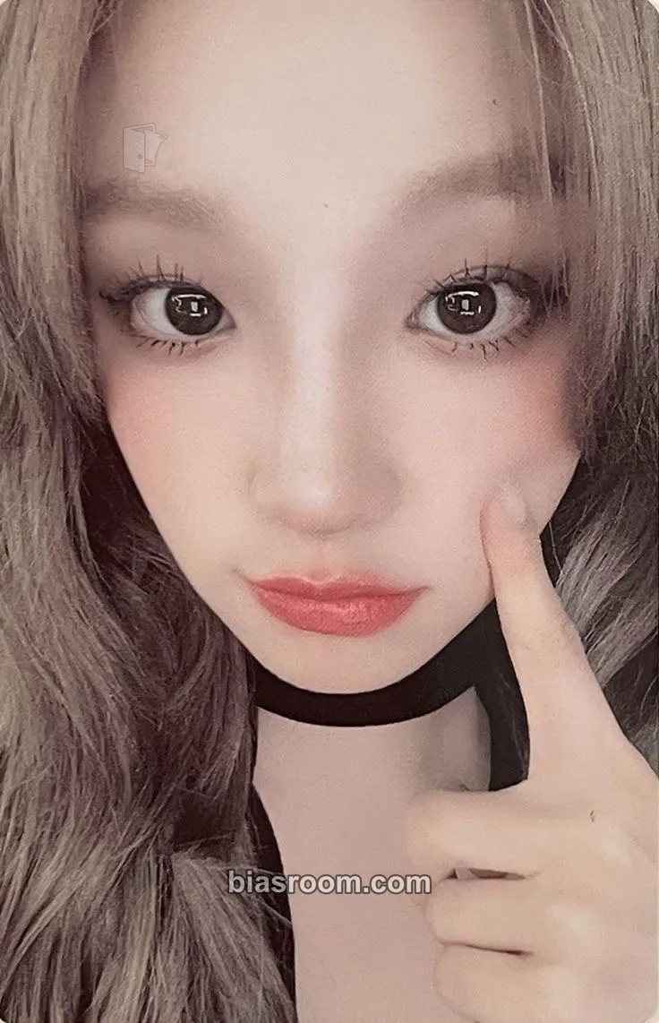 Yuqi 2 Photocard - i-dle - i-dle K-pop photocard