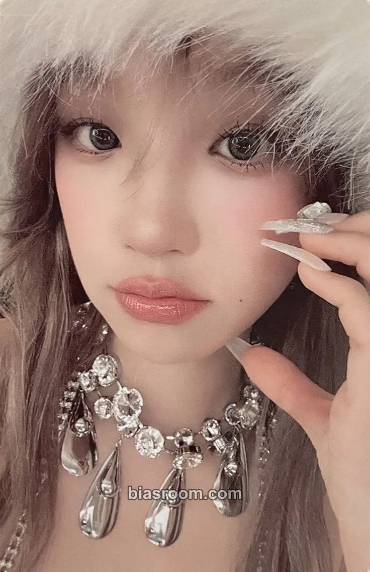 Yuqi 2 Photocard - i-dle - i-dle K-pop photocard