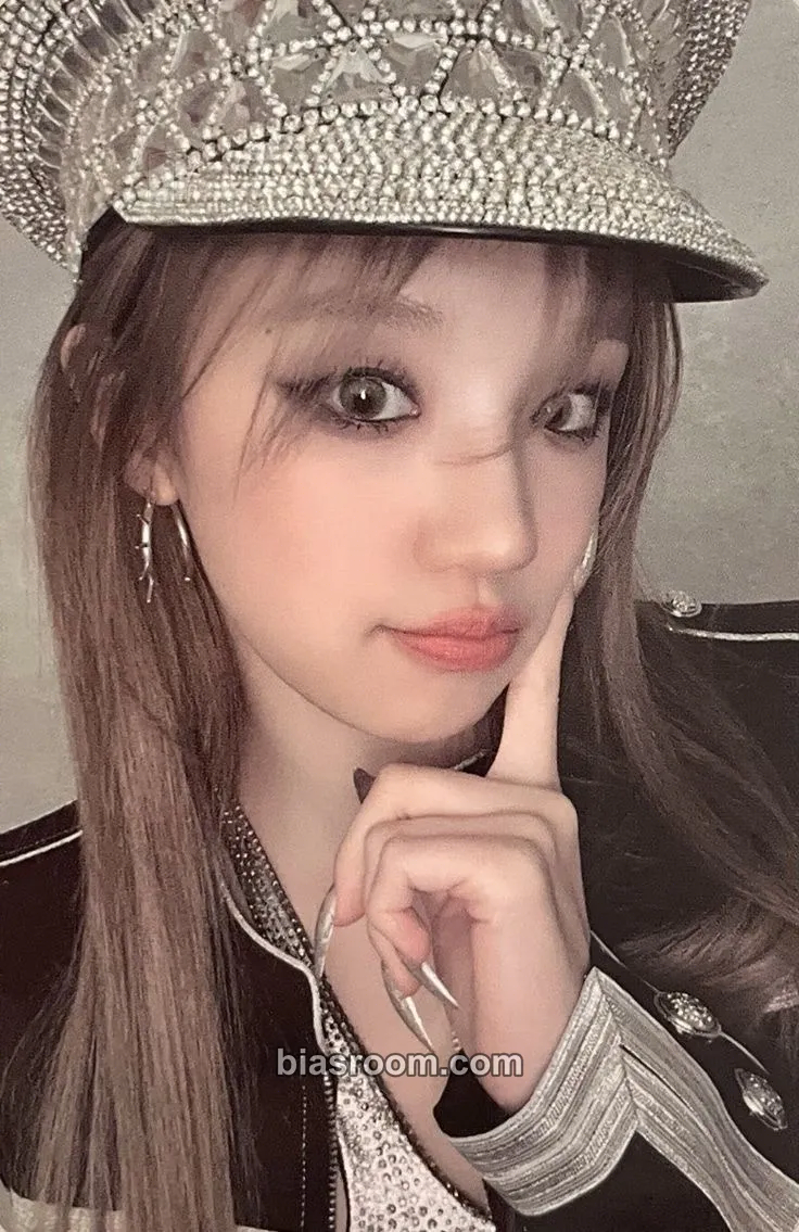 Yuqi 2 Photocard - i-dle - i-dle K-pop photocard