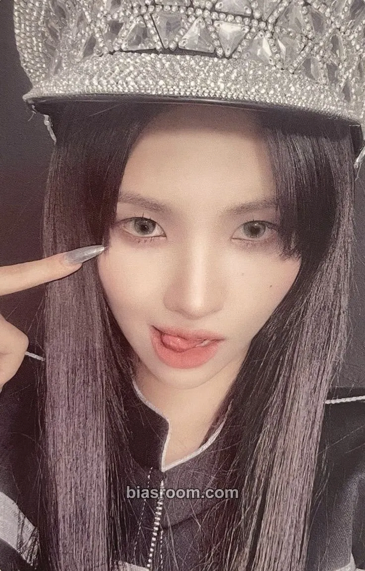 Soyeon 2 Photocard - i-dle - i-dle K-pop photocard