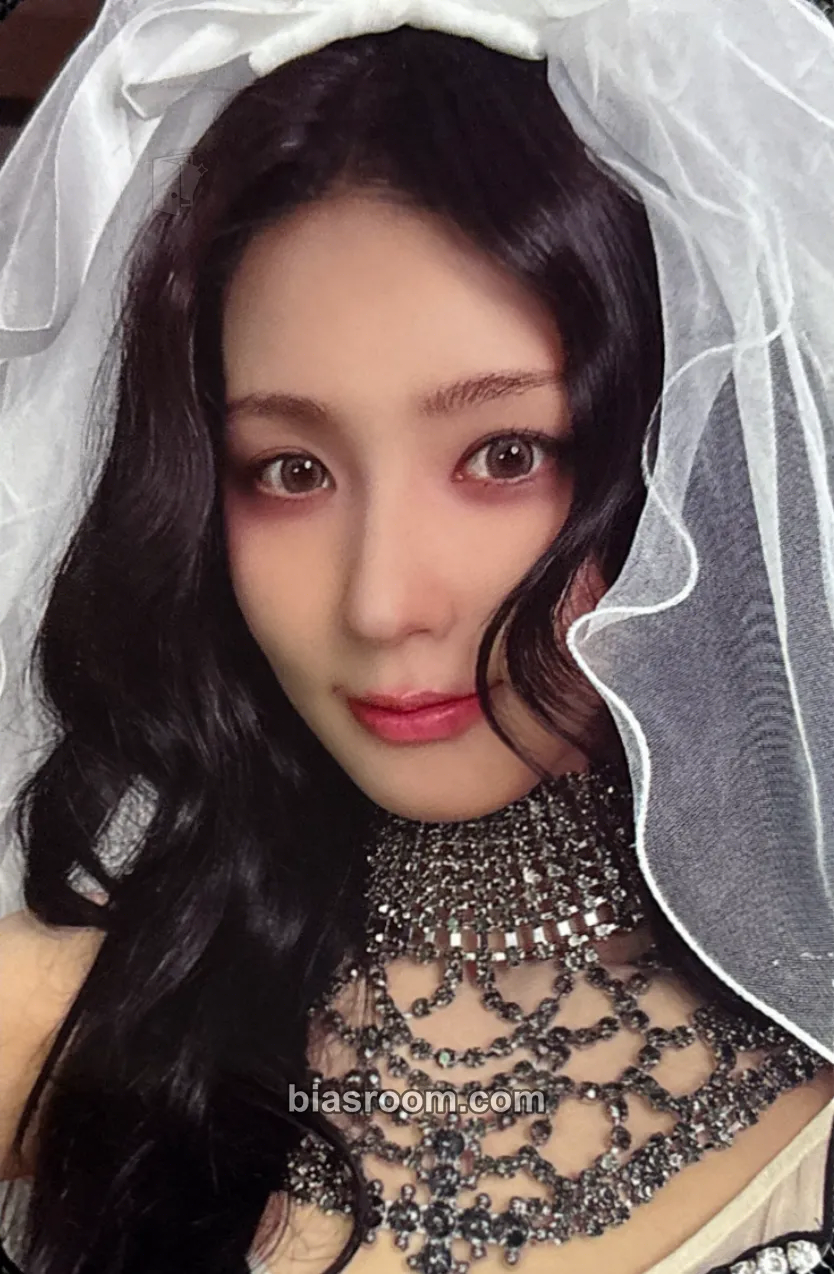 Miyeon MY, Lover Photocard - i-dle - i-dle K-pop photocard