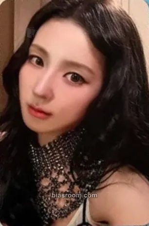 Miyeon MY, Lover Photocard - i-dle - i-dle K-pop photocard