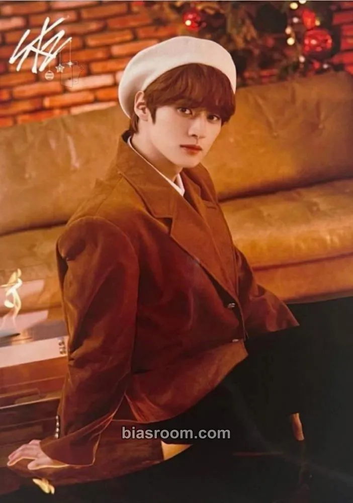 Lee Know SHIBUYA109 XMAS x Stray Kids Photocard - Stray Kids - Stray Kids K-pop photocard
