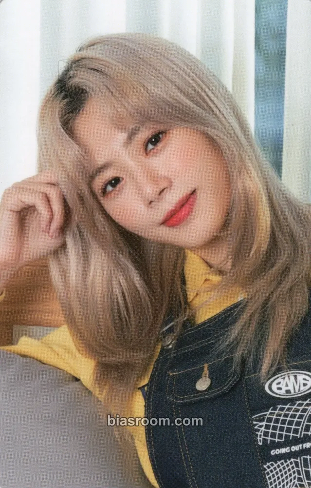 JiU Tour Photobook Photocard - Dreamcatcher - Dreamcatcher K-pop photocard