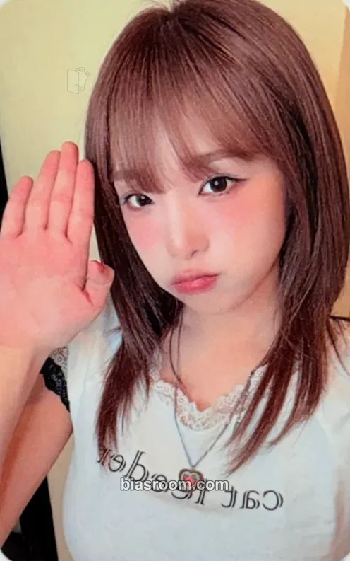 Yena Blooming Wings Photocard - Yena K-pop photocard