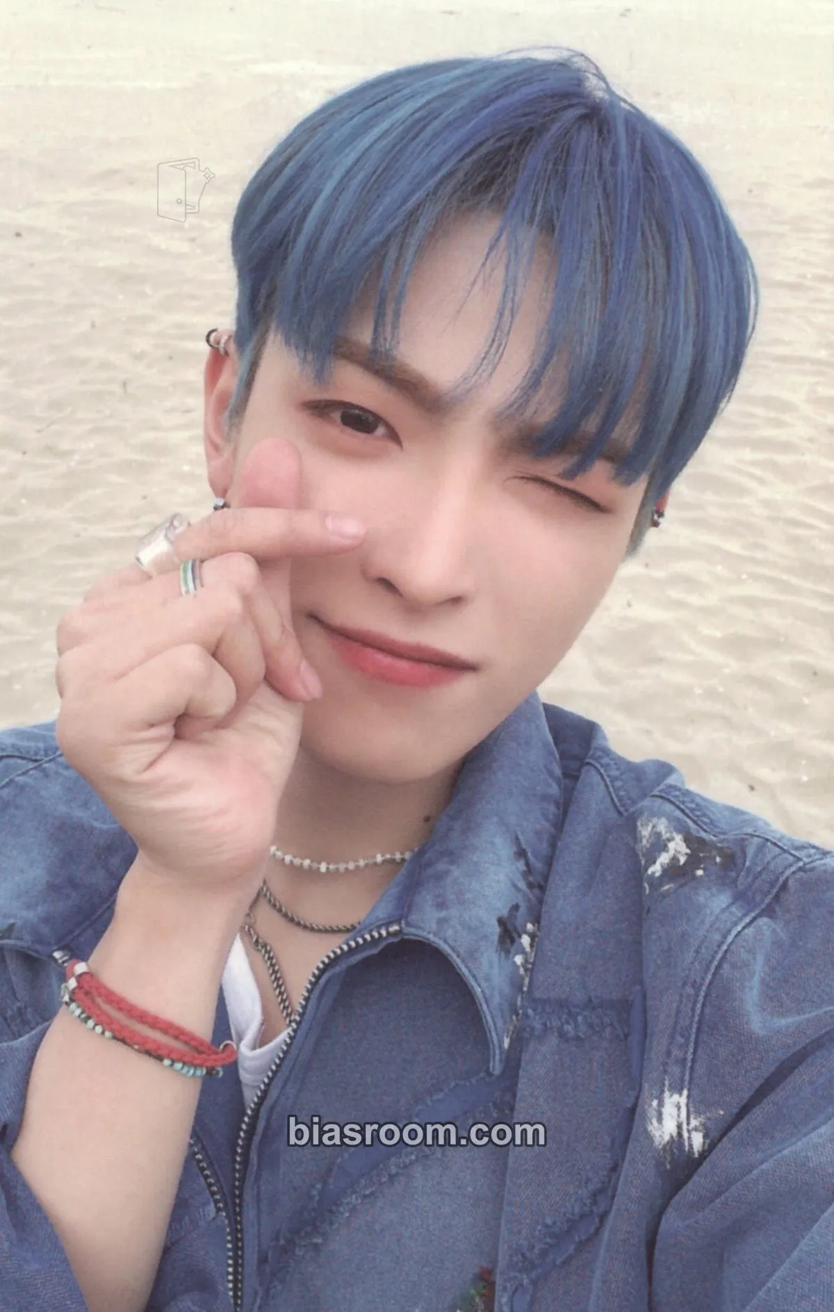 Hongjoong 2023 SUMMER PHOTOBOOK Photocard - ATEEZ - ATEEZ K-pop photocard