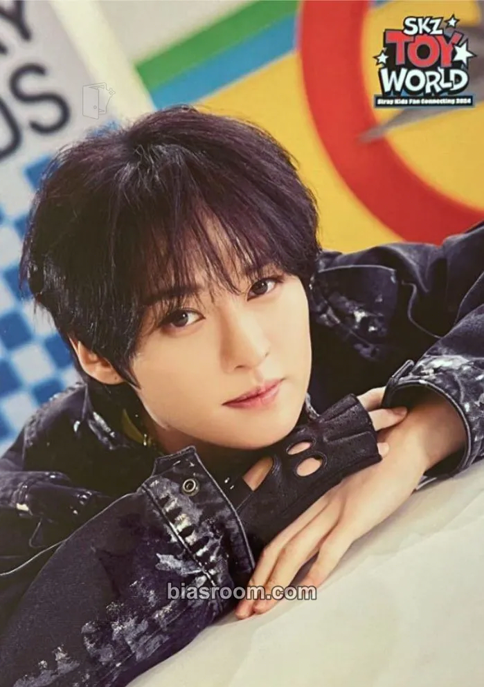 Lee Know SKZ Toy World-Fan Connecting 2024 Photocard - Stray Kids - Stray Kids K-pop photocard