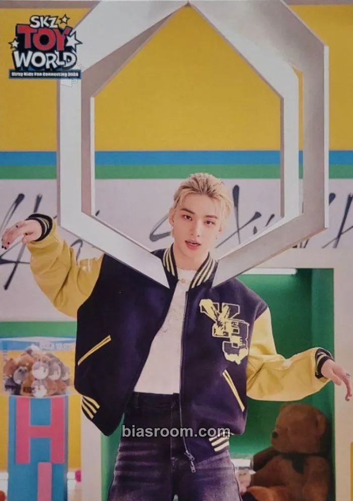 Hyunjin SKZ Toy World-Fan Connecting 2024 Photocard - Stray Kids - Stray Kids K-pop photocard