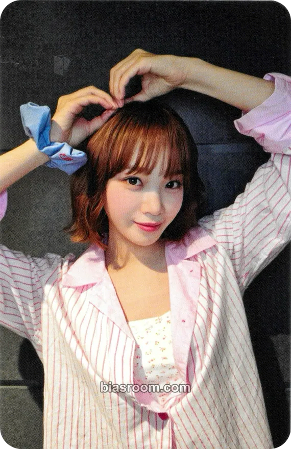 Kim Chaewon CRAZY Photocard - LE SSERAFIM - LE SSERAFIM K-pop photocard