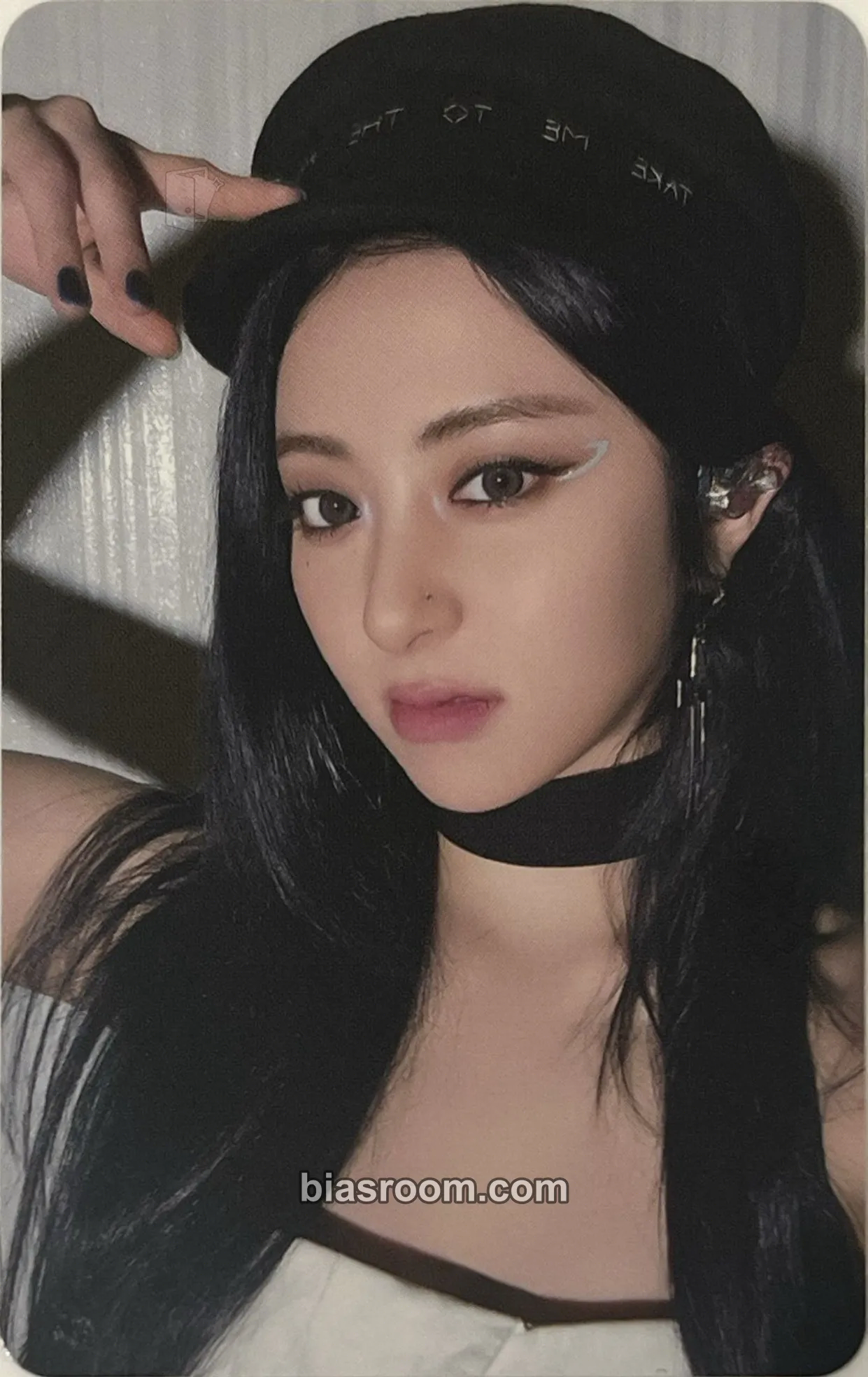 Huh Yunjin CRAZY Photocard - LE SSERAFIM - LE SSERAFIM K-pop photocard