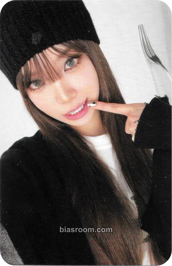 Kim Chaewon SPAGHETTI Photocard - LE SSERAFIM - LE SSERAFIM K-pop photocard