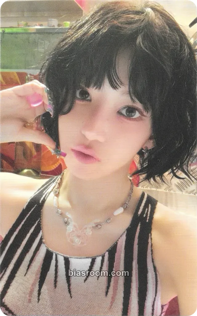 LE SSERAFIM - Sakura - SPAGHETTI Album weverse shop global (wvg) pre-order benefit (pob) standard version