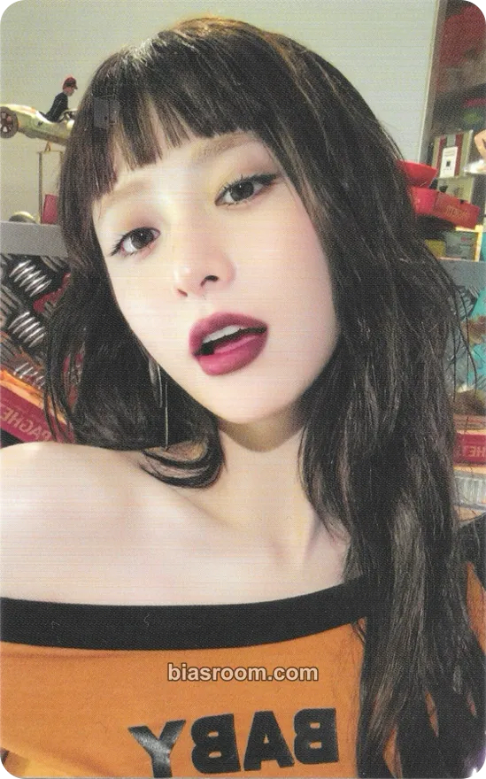 Huh Yunjin SPAGHETTI Photocard - LE SSERAFIM - LE SSERAFIM K-pop photocard