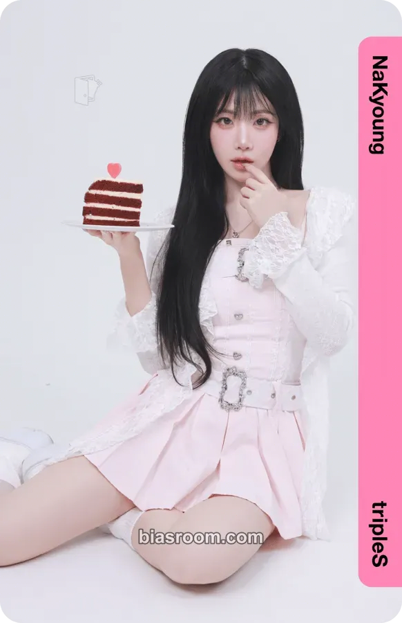 Nakyoung Binary02 Physical Objekts Photocard - tripleS - tripleS K-pop photocard