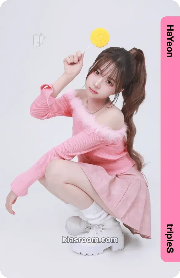 Hayeon Binary02 Physical Objekts Photocard - tripleS - tripleS K-pop photocard