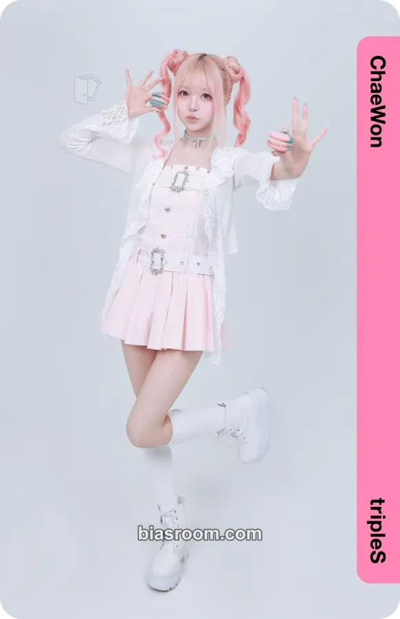 Chaewon Binary02 Physical Objekts Photocard - tripleS - tripleS K-pop photocard