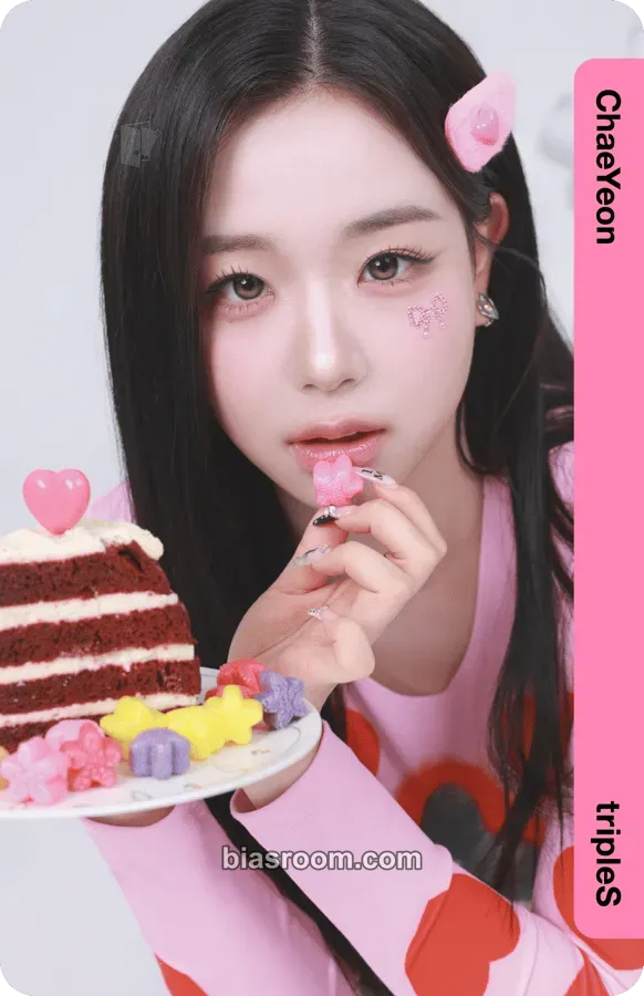 Chaeyeon Binary02 Physical Objekts Photocard - tripleS - tripleS K-pop photocard