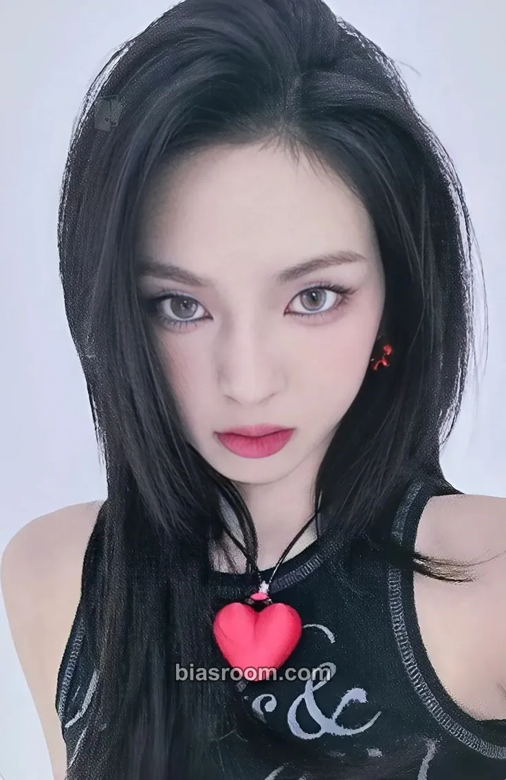 Chiquita Hello Monsters 1st World Tour Photocard - BABYMONSTER - BABYMONSTER K-pop photocard