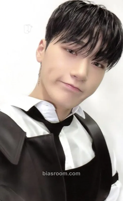 San THE WORLD EP.2 : OUTLAW Photocard - ATEEZ - ATEEZ K-pop photocard