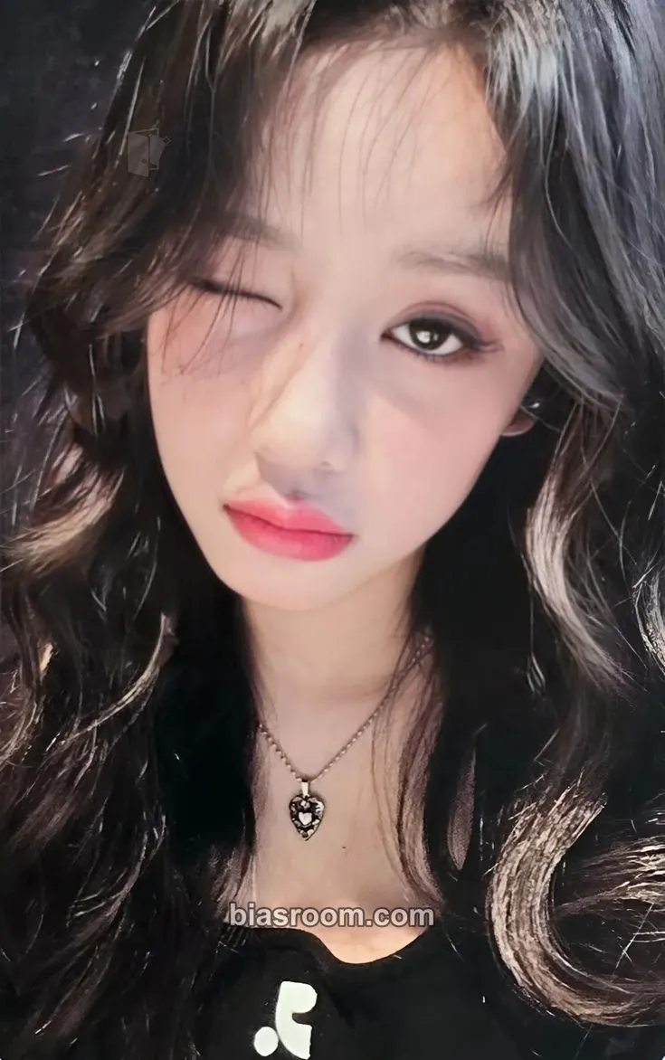 Pharita Hello Monsters 1st World Tour Photocard - BABYMONSTER - BABYMONSTER K-pop photocard
