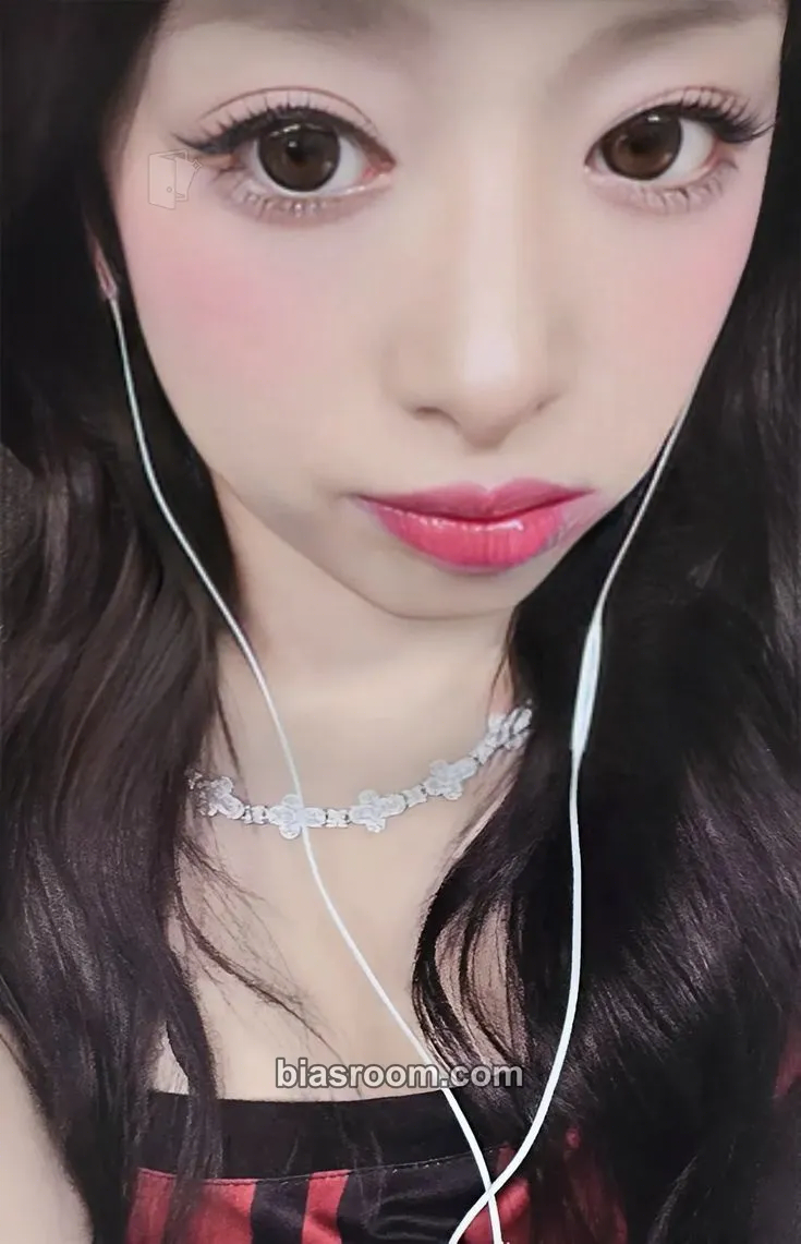 Ahyeon Hello Monsters 1st World Tour Photocard - BABYMONSTER - BABYMONSTER K-pop photocard