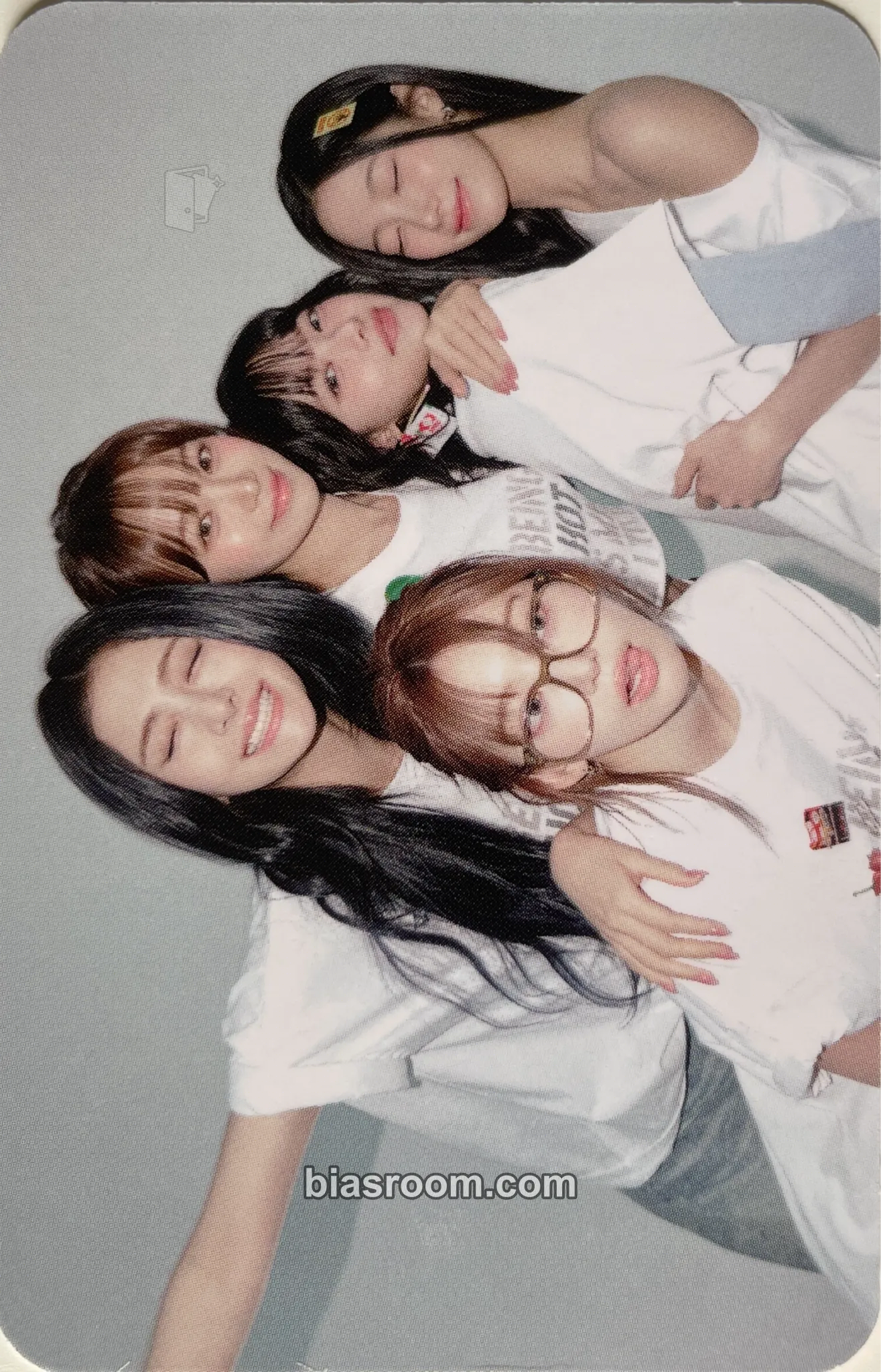 EASY-CRAZY-HOT Photocard - LE SSERAFIM - LE SSERAFIM K-pop photocard