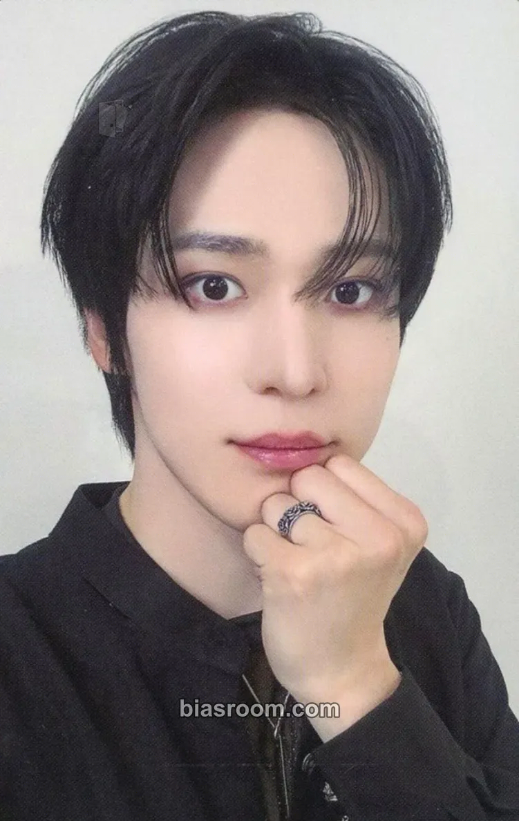 Yunho Ashes to Light Photocard - ATEEZ - ATEEZ K-pop photocard