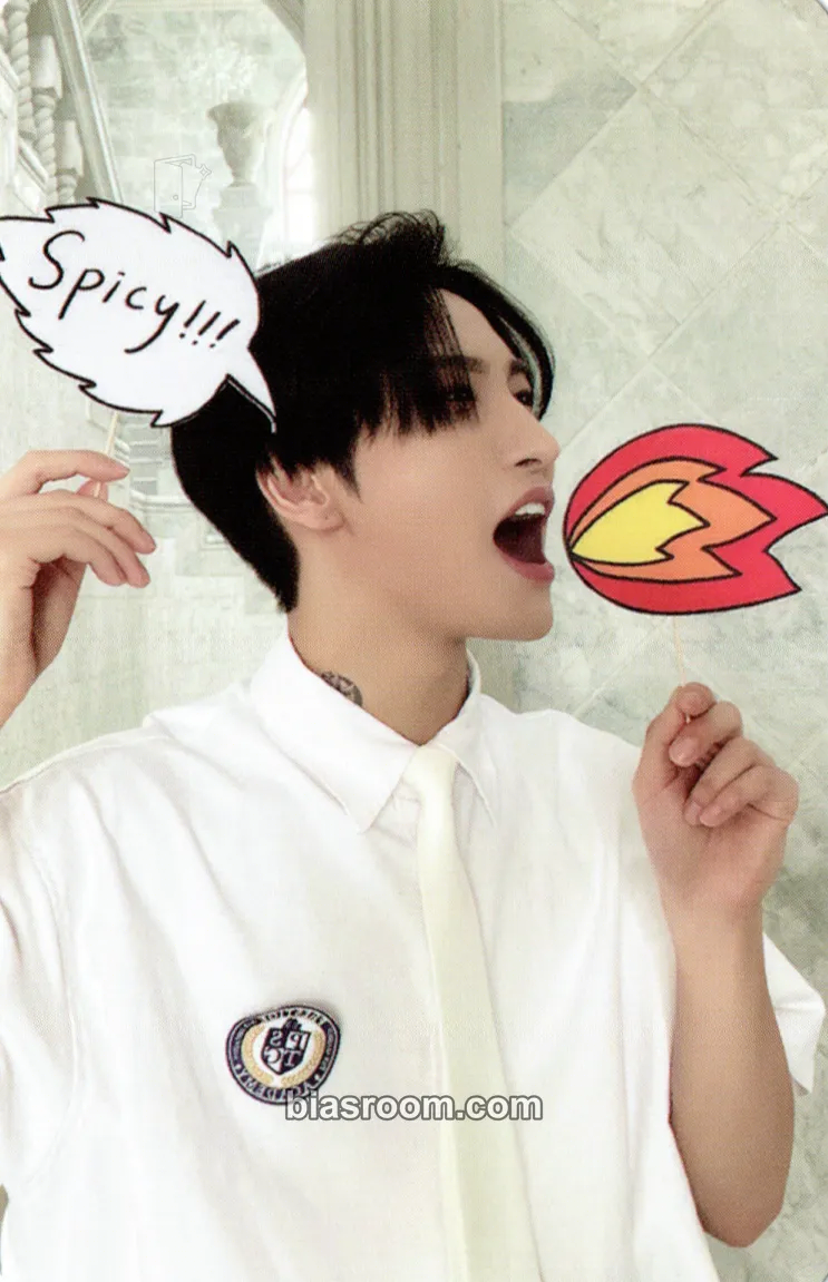 Seonghwa THE WORLD EP.2 : OUTLAW Photocard - ATEEZ - ATEEZ K-pop photocard
