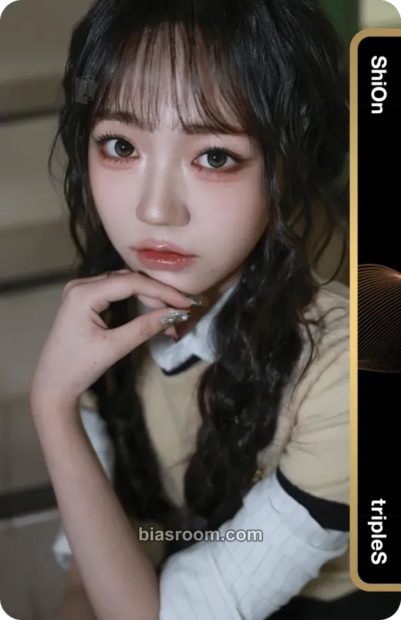 Shion Beyond Beauty Photocard - tripleS - tripleS K-pop photocard