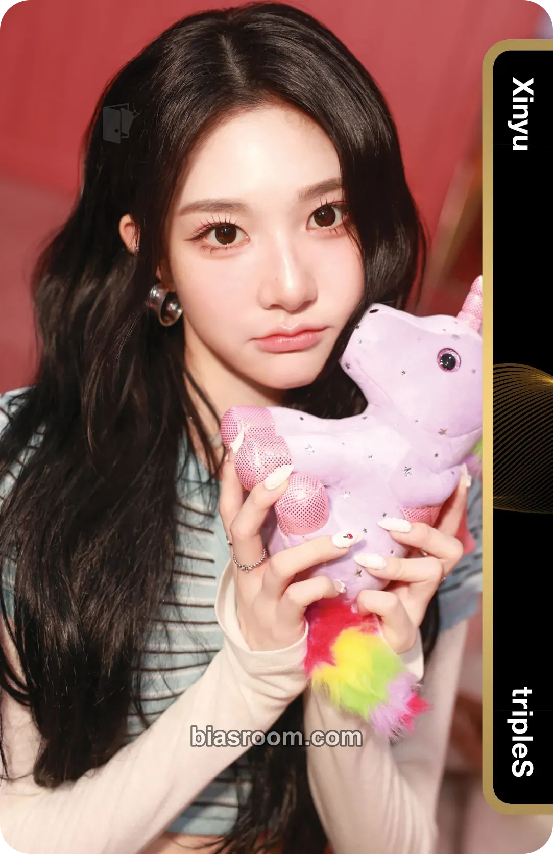 Xinyu Beyond Beauty Photocard - tripleS - tripleS K-pop photocard