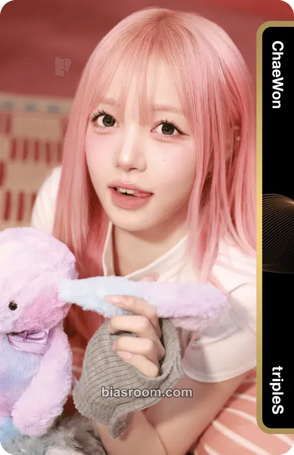 Chaewon Beyond Beauty Photocard - tripleS - tripleS K-pop photocard