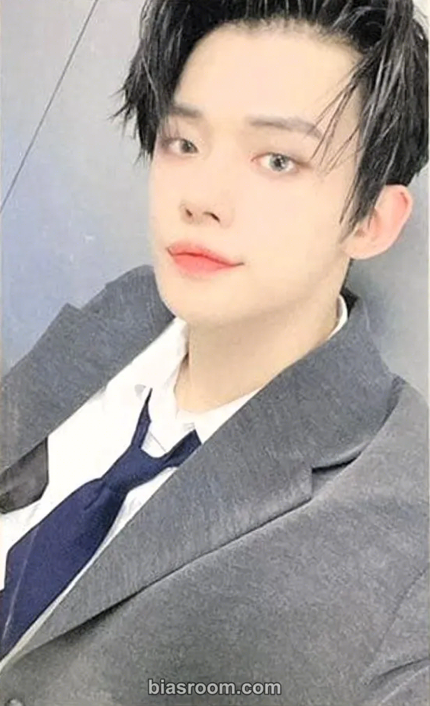 Yeonjun The Chaos Chapter: FREEZE Photocard - TOMORROW X TOGETHER - TOMORROW X TOGETHER K-pop photocard