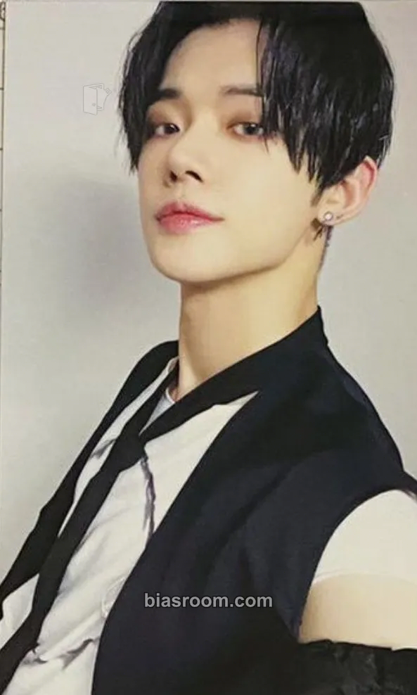 Yeonjun The Chaos Chapter: FREEZE Photocard - TOMORROW X TOGETHER - TOMORROW X TOGETHER K-pop photocard