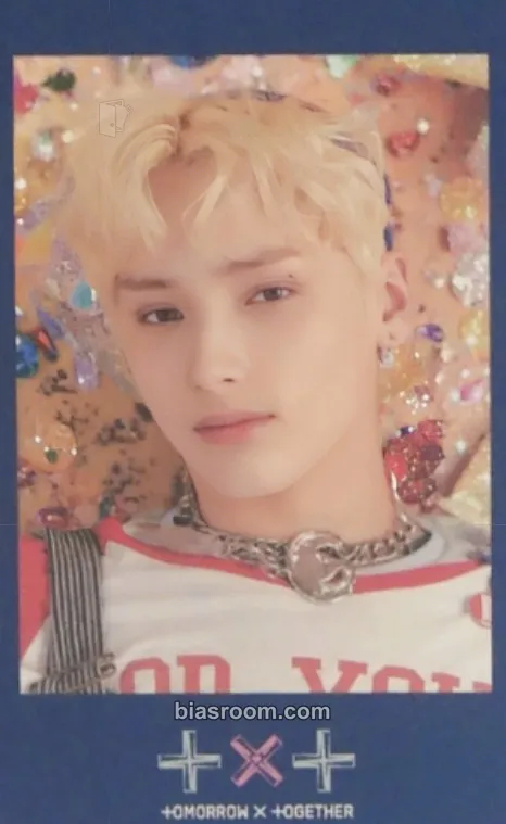Huening Kai The Chaos Chapter: Fight or Escape Photocard - TOMORROW X TOGETHER - TOMORROW X TOGETHER K-pop photocard