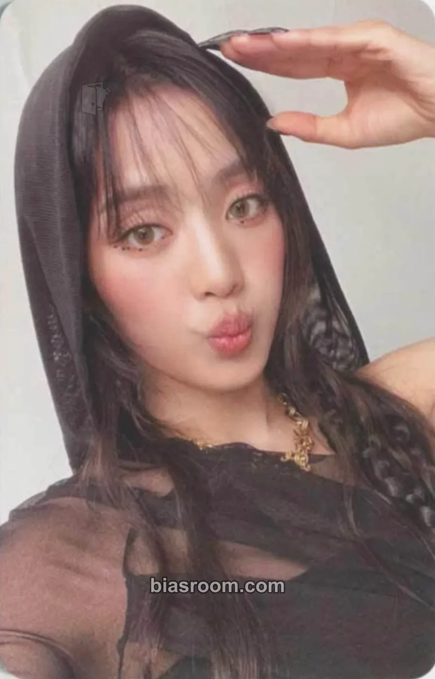 Minnie 2 Photocard - i-dle - i-dle K-pop photocard