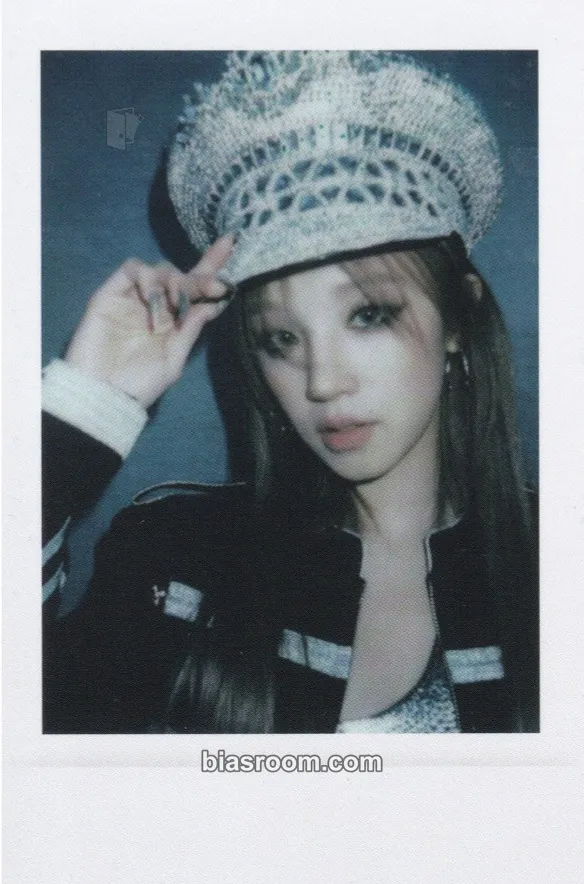 Yuqi 2 Photocard - i-dle - i-dle K-pop photocard