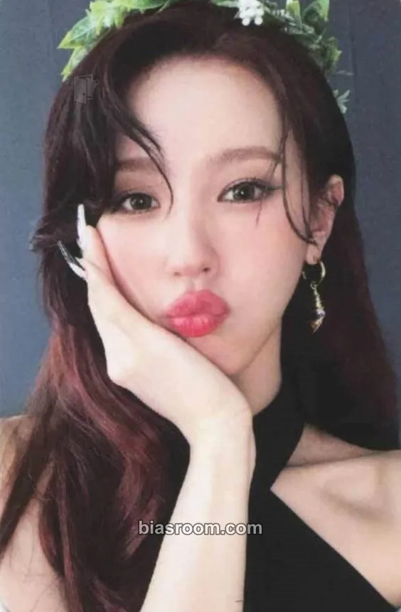 Miyeon 2 Photocard - i-dle - i-dle K-pop photocard